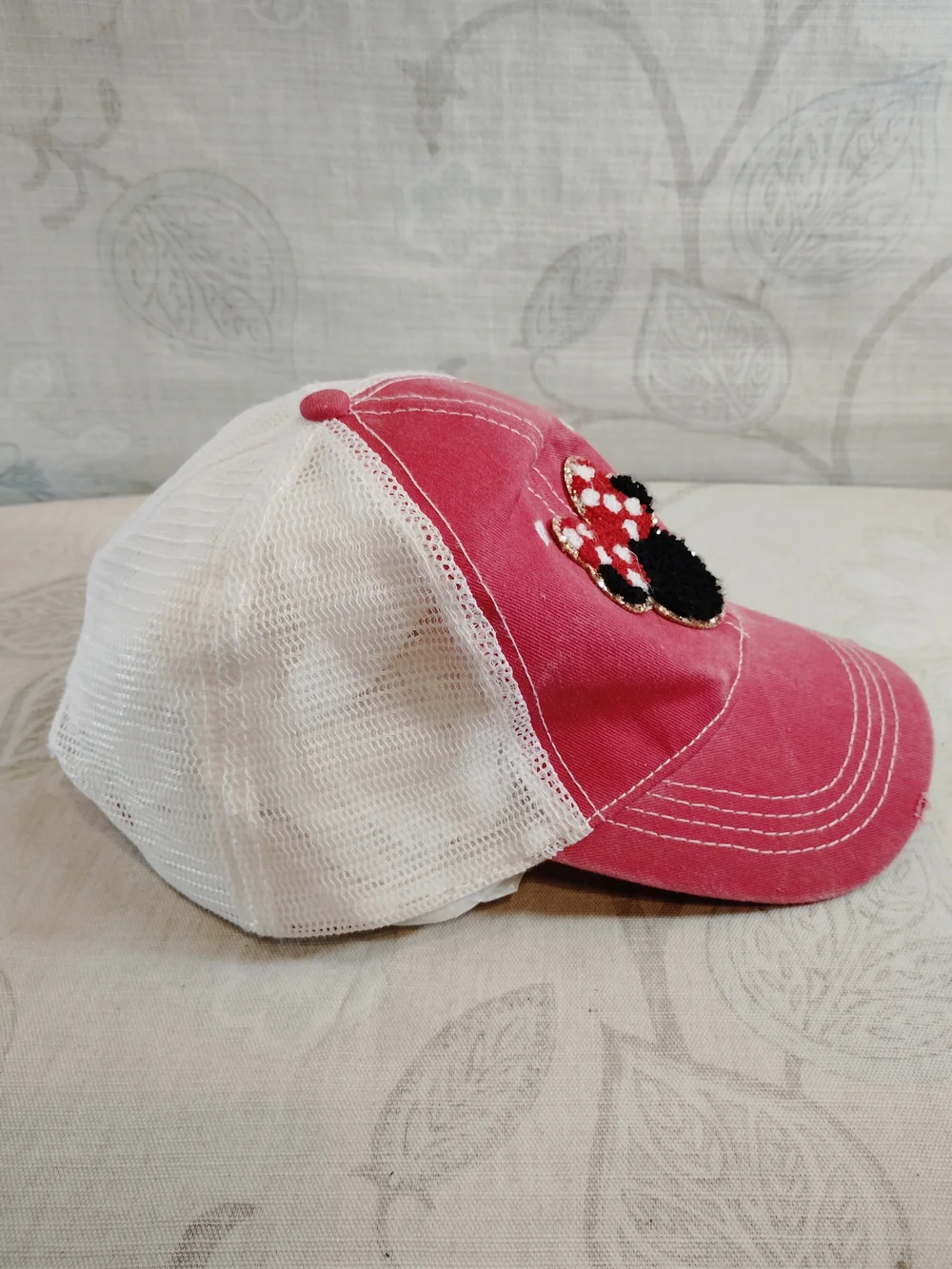 Kids Red Mesh-Back Hat with Minnie Bow Patch